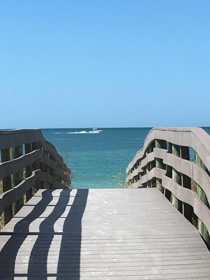 Serenity By The Sea Cottage A Clearwater Beach Exterior foto